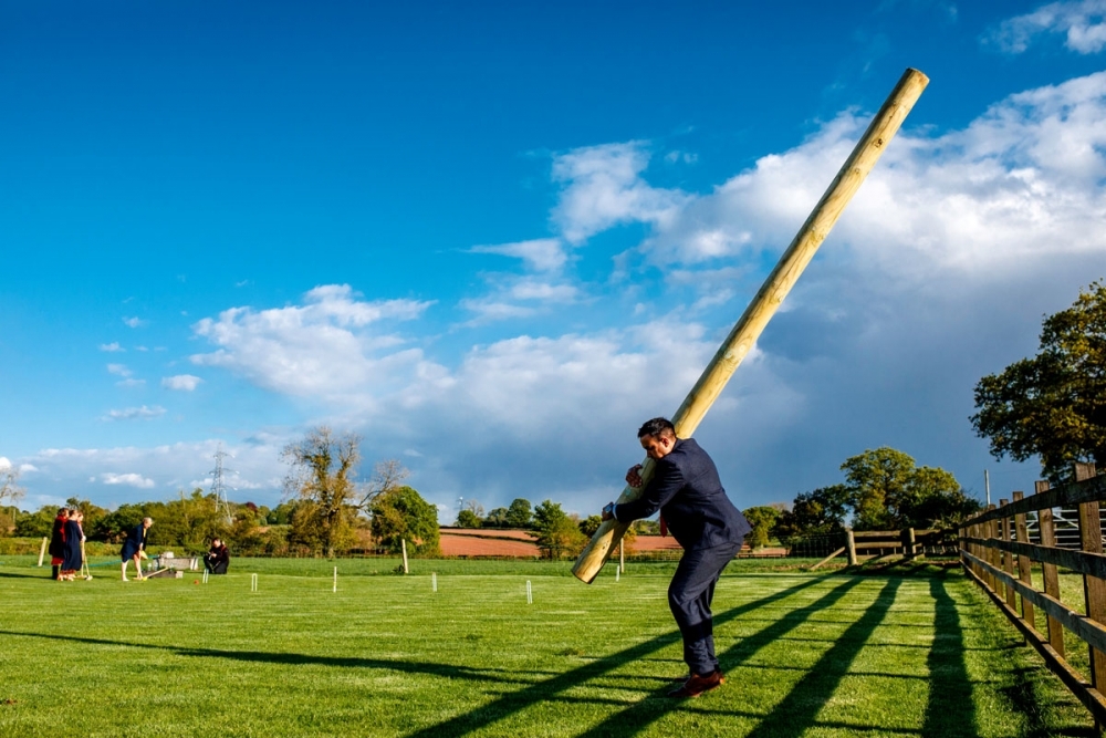 guests caber throwing