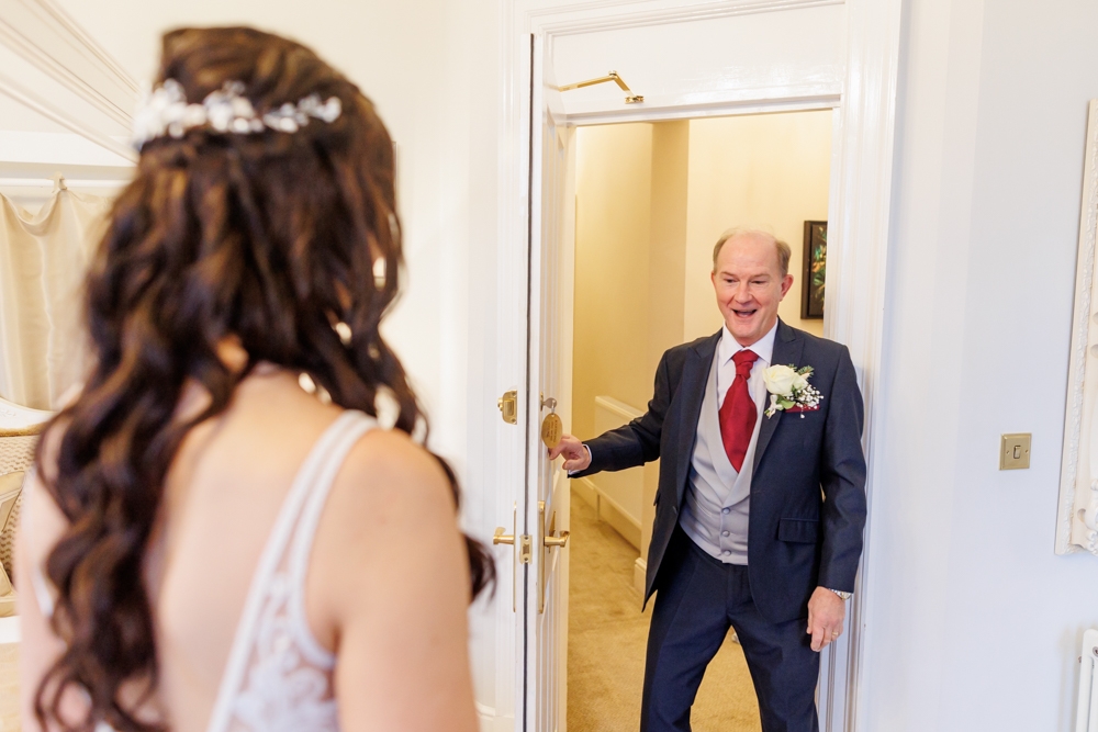dads reaction to bride 