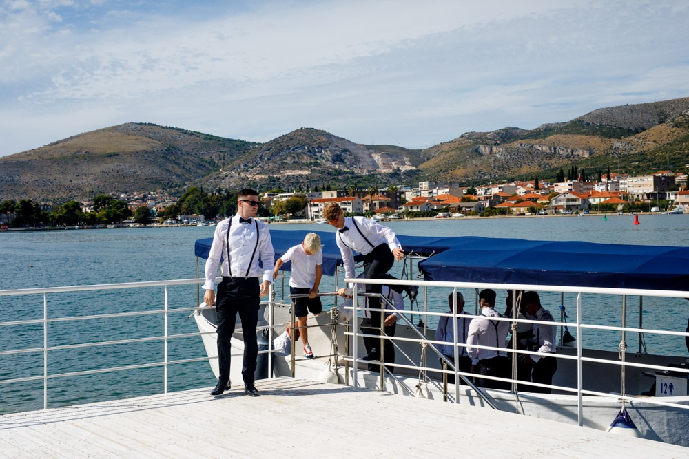 guests getting off the boat