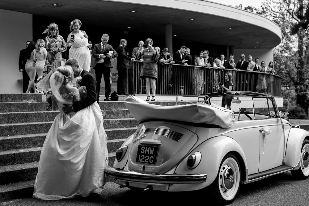 bride and groom arriving at the venue