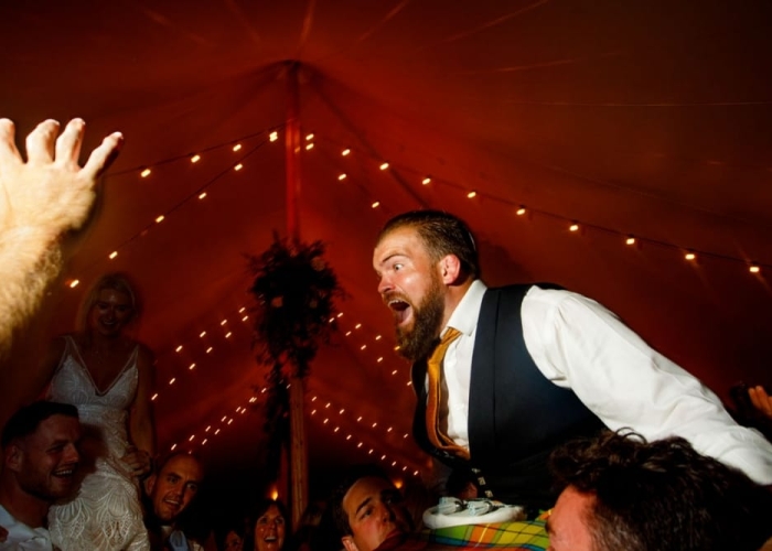 wedding guests dancing