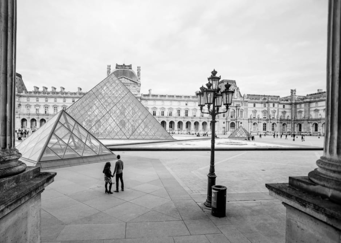 couple shoot in paris